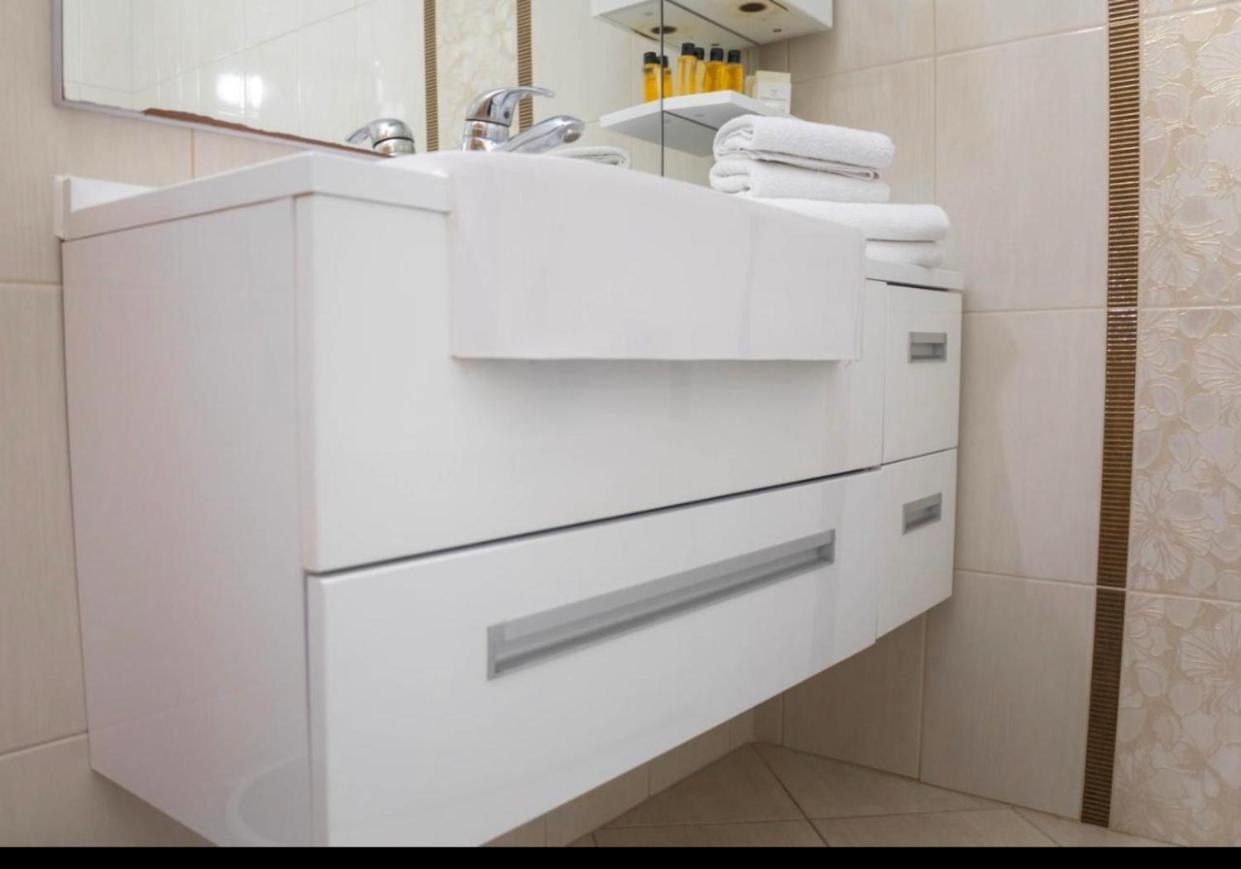 Apartmani I Sobe Centar Бугойно Екстериор снимка